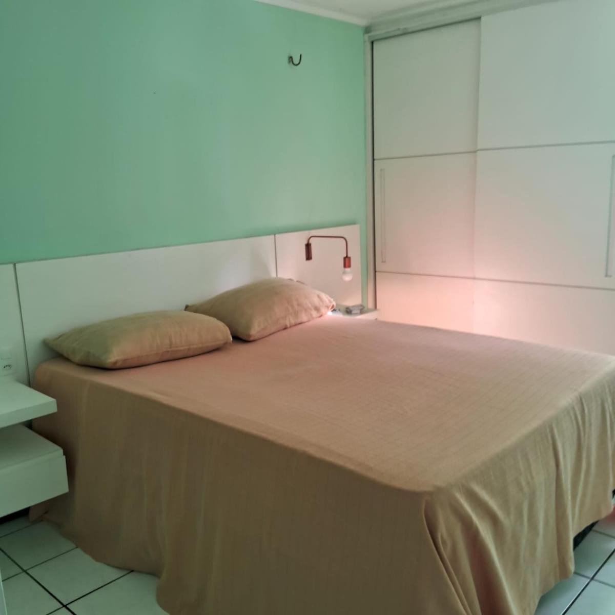 Com Piscina E Bem Localizado