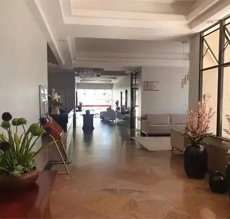 Apartamento Com Piscina E Bem Localizado