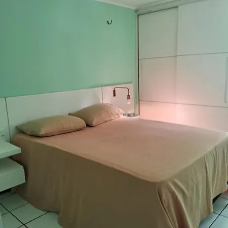 Com Piscina E Bem Localizado